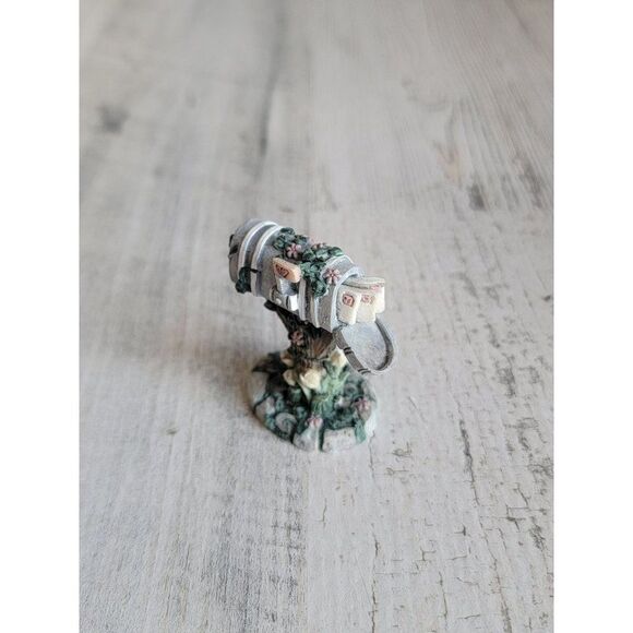 Ivy innocent special delivery 1997 mailbox accessory Xmas - Picture 1 of 6